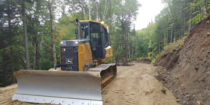 Nivelage de terrain Québec